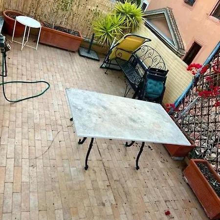 La Rosa Di Piazza Spagna * روما